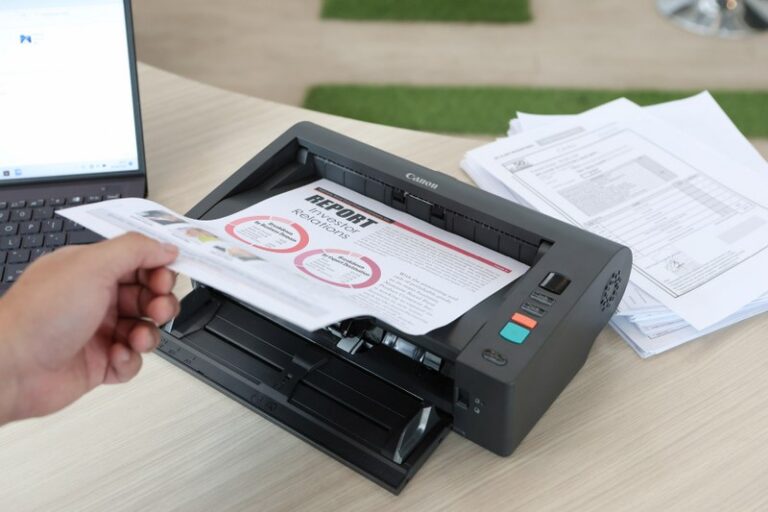 Mengoptimalkan Digitalisasi Dokumen dengan Canon imageFORMULA DR-M140II dan DR-M1060II